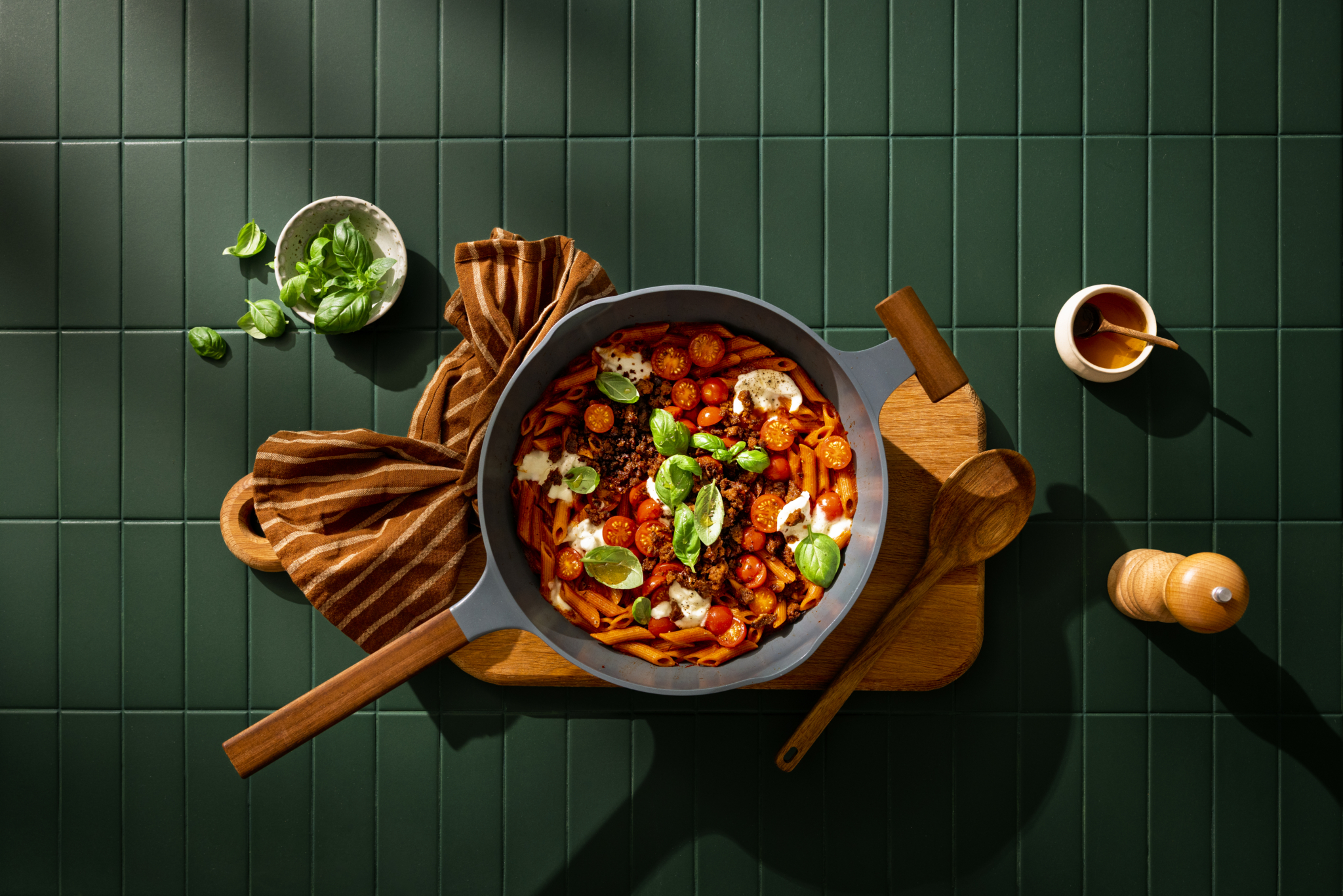 Rostad pasta med nduja och körsbärstomater